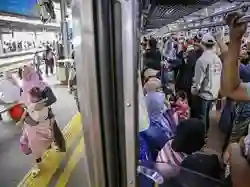 KRL Menjadi Pilihan Utama Jutaan Warga di Musim Libur Lebaran